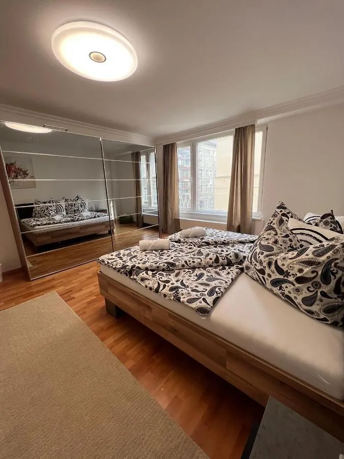 Monterey Apartment Wenen